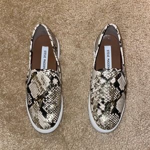 Steve Madden slip ons